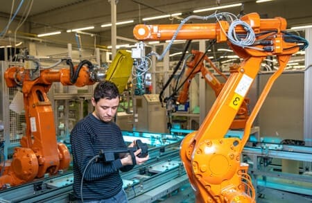 big-Blog feature - 786x512 Powering Manufacturings Pragmatic Revolution 2 - GlobalLogic